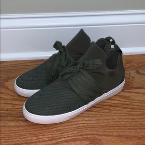 LANCER by Steve Madden